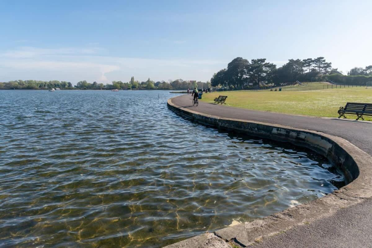 Park Lake View Poole Luaran gambar
